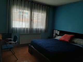 CASA ADOSADA UNIFAMILIAR EN MANRESA