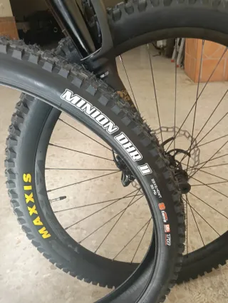 Cubiertas Maxxis Minion DHR II 29x2,40 tubules
