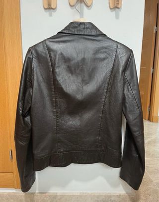 Chaqueta de cuero marrón