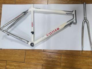 Cuadro y horquilla Goka carretera