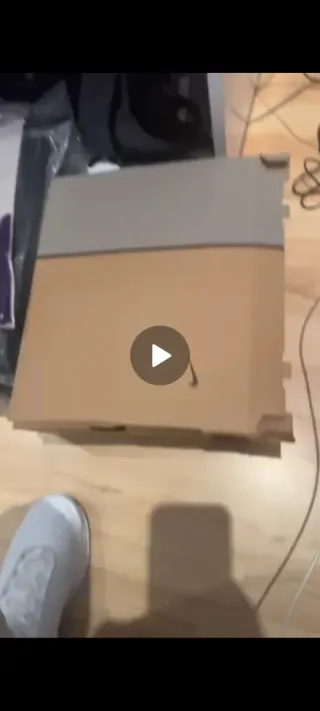 Zapatillas blancas y doradas