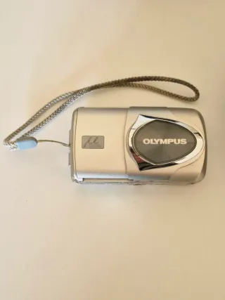 Olympus µ [mju:] 410 Digital - Pack Y2K (Metal)