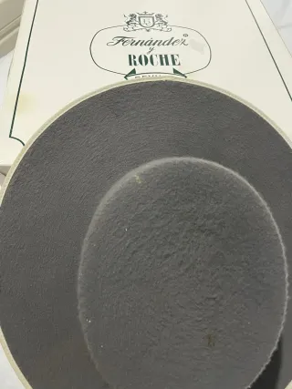 Sombrero ala ancha gris