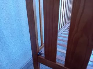 Cuna de bebé de madera