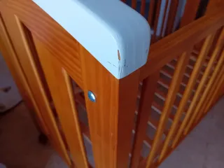 Cuna de bebé de madera