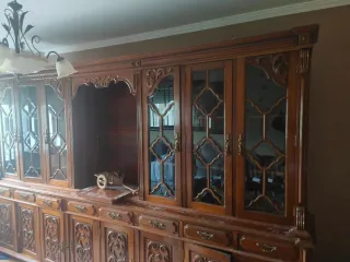 Mueble de salón antiguo tallado