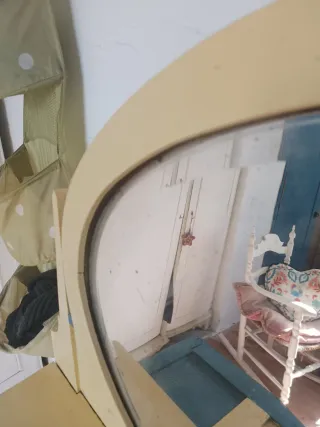 Tocador antiguo de madera.