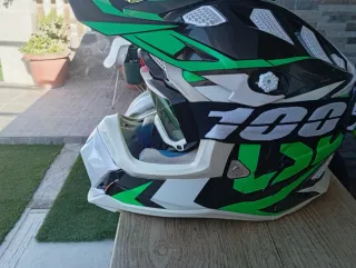 Casco Motocross Negro, Verde y Blanco con gafas