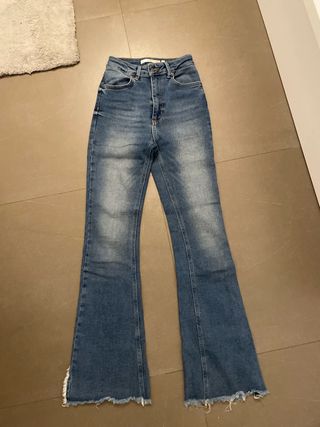 Pantalón tejano campana azul