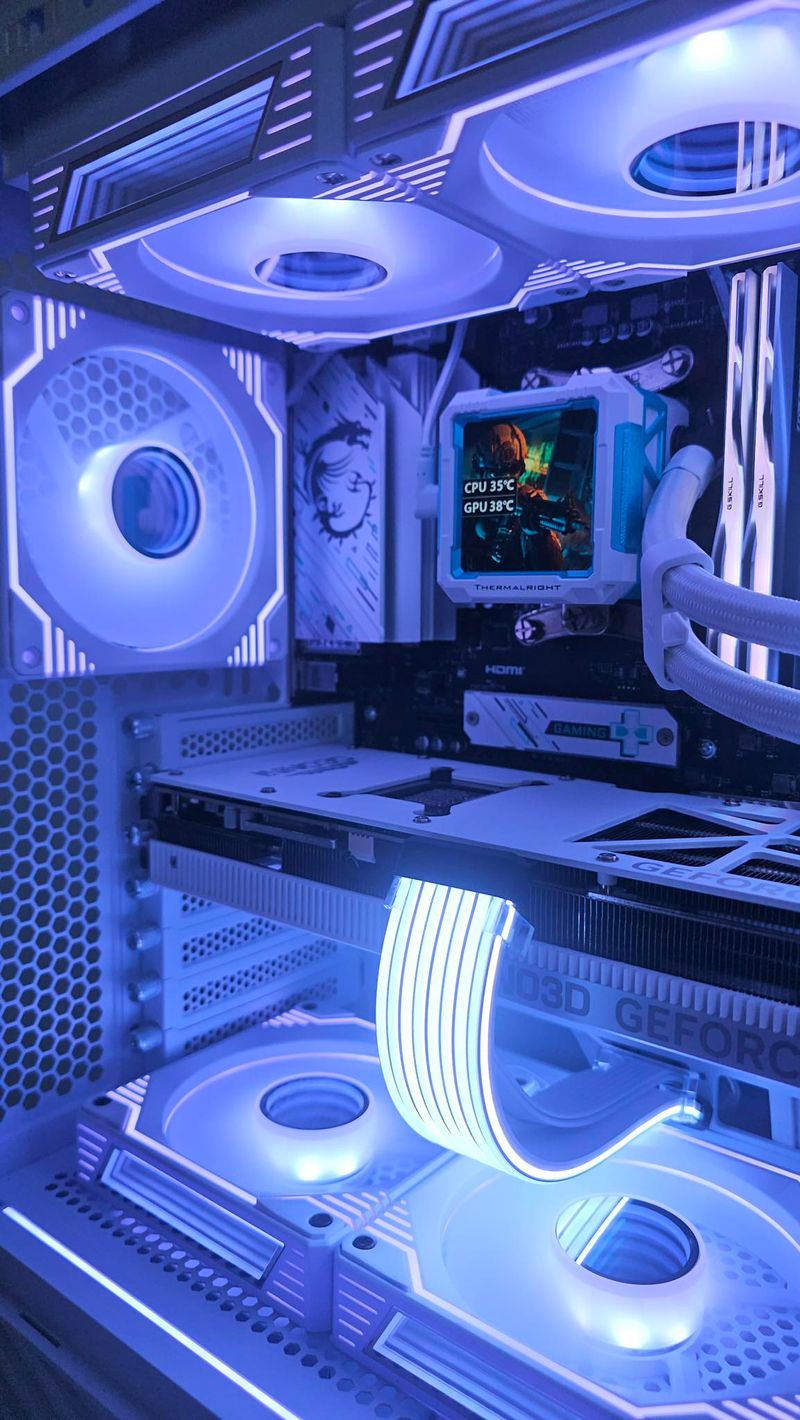 PC Gaming WORPC Blanco Ryzen 7 9800X3D + RTX afbeelding 3
