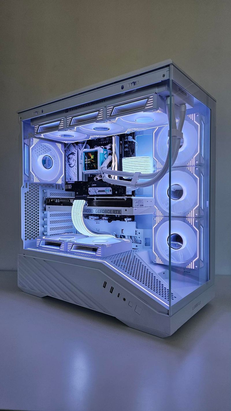 PC Gaming WORPC Blanco Ryzen 7 9800X3D + RTX afbeelding 2