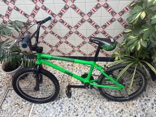 Bicicleta BMX verde