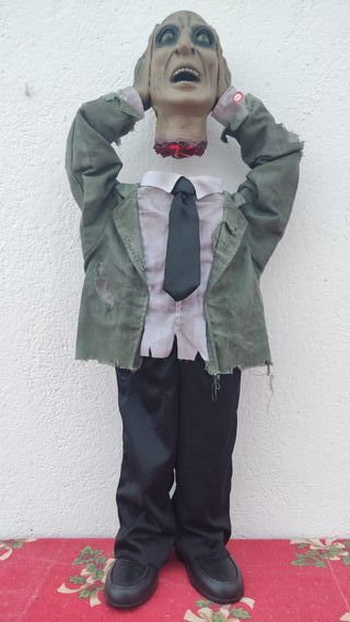Muñeco Halloween, 80 cm., luz, sonido y movimiento