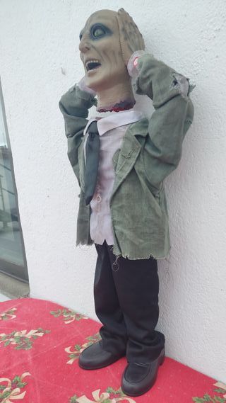 Muñeco Halloween, 80 cm., luz, sonido y movimiento