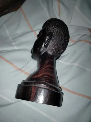 Busto africano madera 24x10cm
