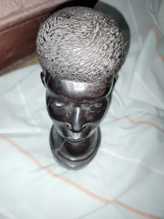 Busto africano madera 24x10cm