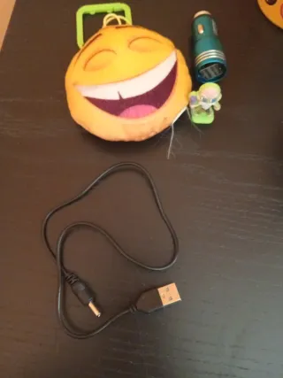 Lote de accesorios emoji y más