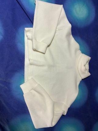 Jersey blanco cuello alto