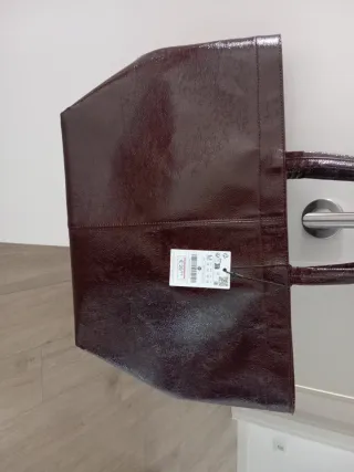 Bolso granate marca Stradivarius