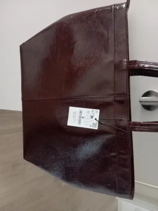 Bolso granate marca Stradivarius