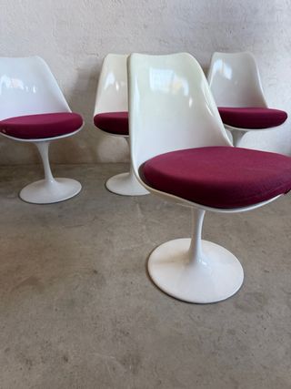 Sillas Tulip Blancas y Rojas