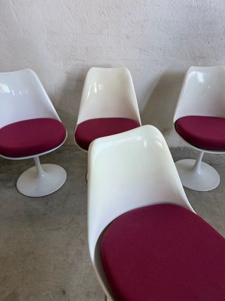 Sillas Tulip Blancas y Rojas