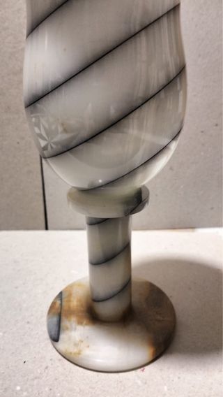 Copas de mármol tallado