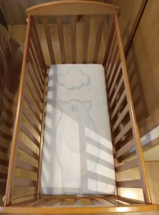 Cuna de madera "Micuna"