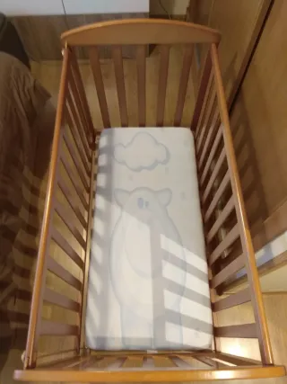 Cuna de madera "Micuna"