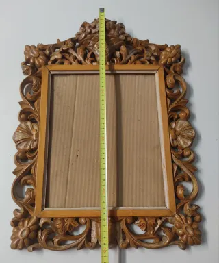 Marco de madera tallado antiguo