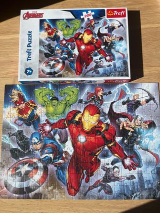 Puzzle Trefl 200 piezas Marvel Avengers