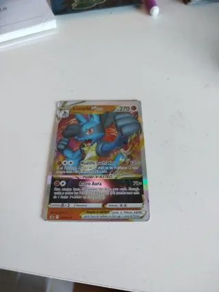 Carta Pokémon Lucario V Astro