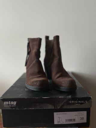 Botines MTNG Piel Vuelta Tacón Marrón