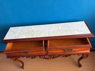 Mueble recibidor de madera y mármol