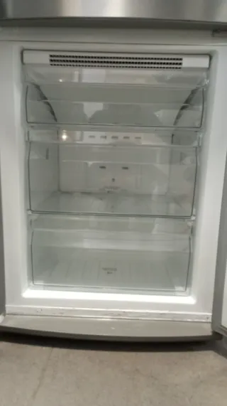 Nevera Electrolux No Frost 185 cm de alto