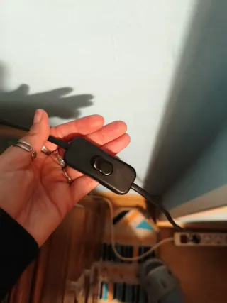 Lámpara de escritorio metálica azul y gris