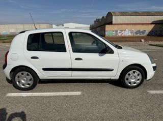 Renault Clio 1.2 gasolina 5 puertas