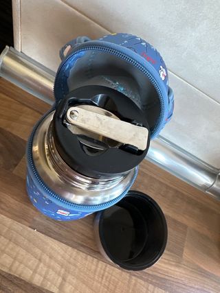 Termo infantil con funda azul
