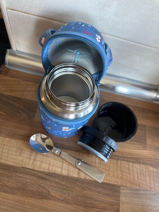 Termo infantil con funda azul