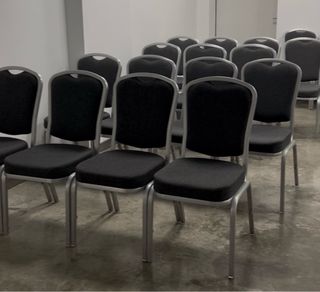 Sillas de culto en buen estado 70 unidades