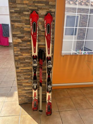 Esquís Rossignol con bastones