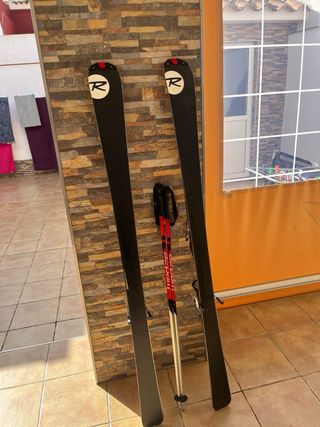 Esquís Rossignol con bastones