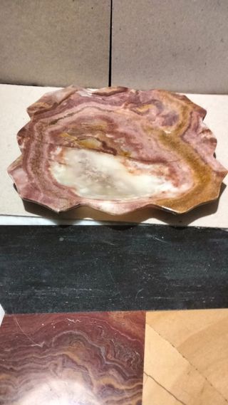 Plato decorativo de mármol