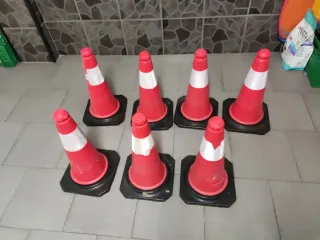 Conos de tráfico naranjas (Set de 7)