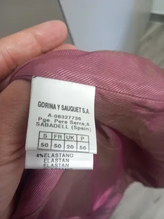 Traje LASSERRE beige y rosa