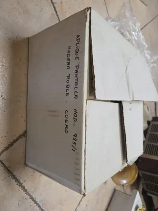 Aplique lámpara metal y madera