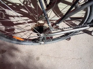 Bicicleta urbana gris