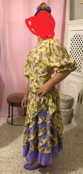 Traje de flamenca con zapatos y complementos