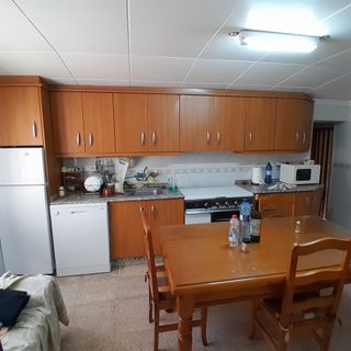 CHALET JUNTO A LA MONTAÑA EN YECLA