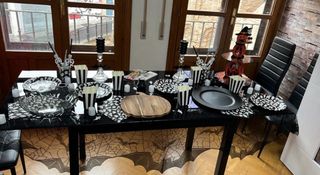 Comedor cristal negro 4 sillas madera